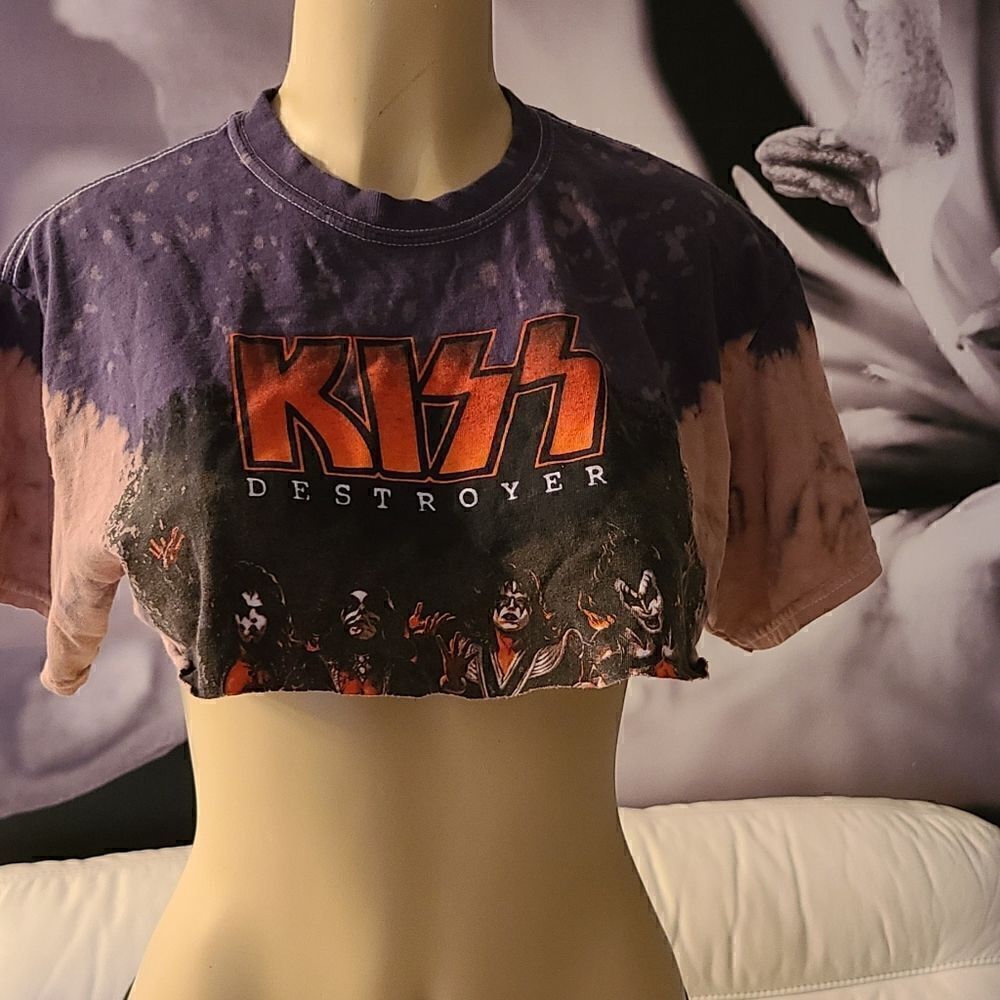 Kiss crop top   